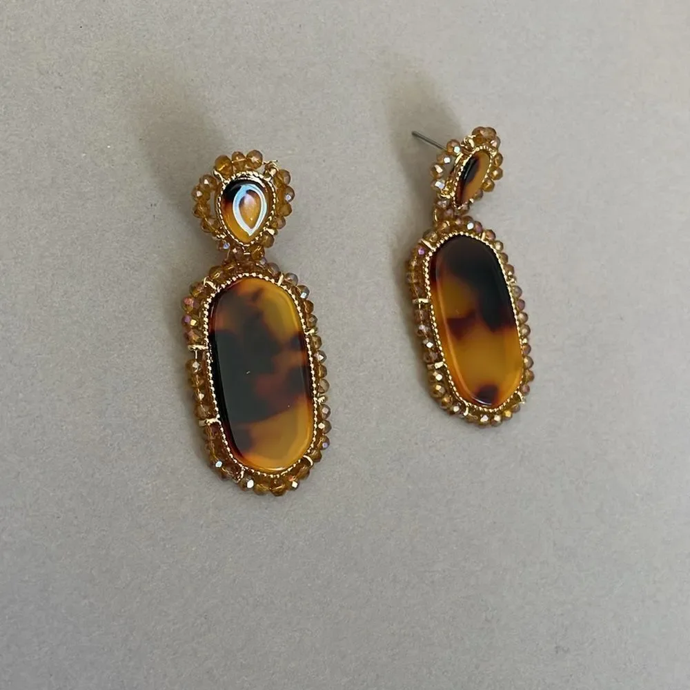 Elegant Tortoiseshell Drop Earrings A1210